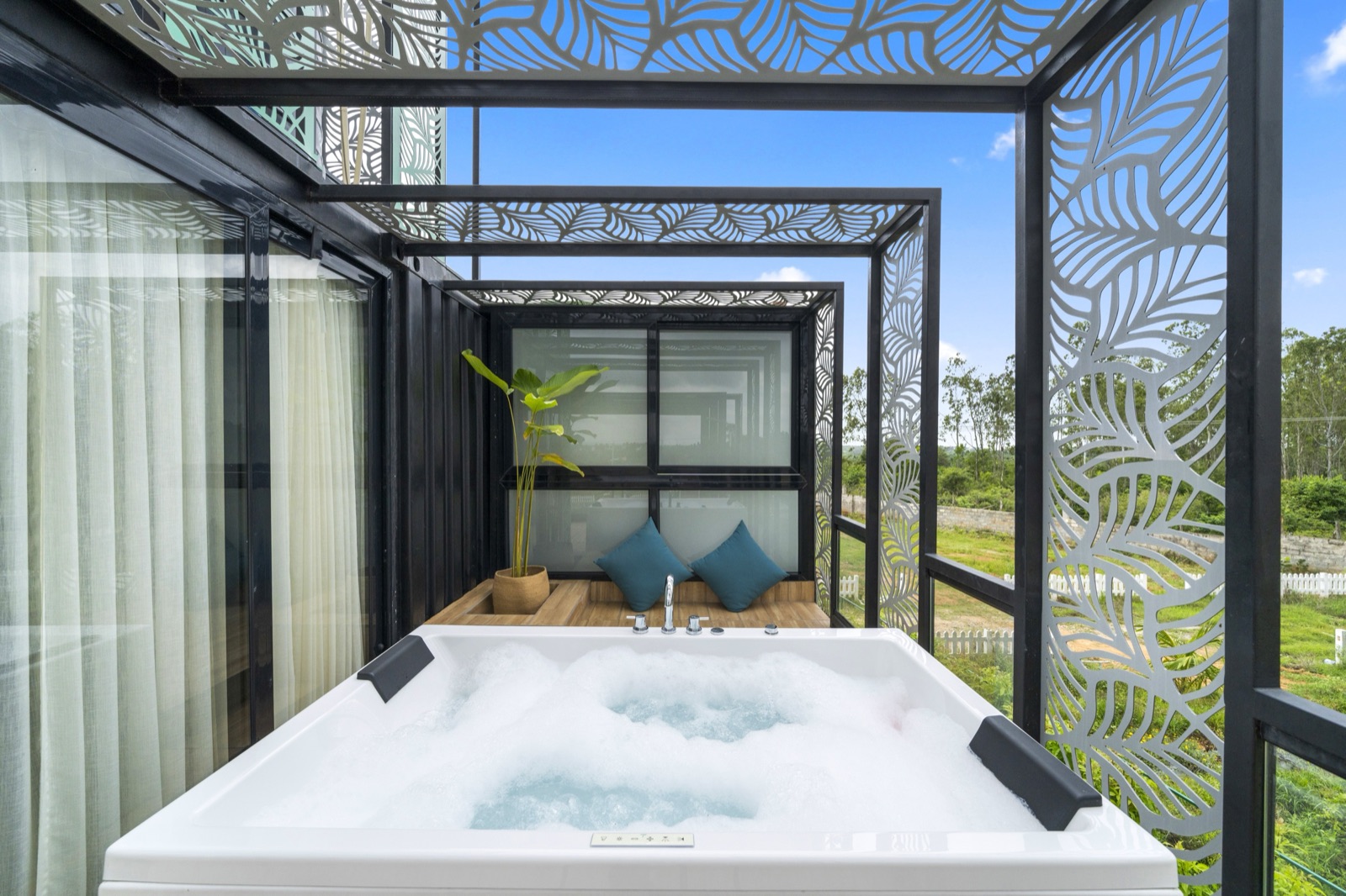 Rooftop jacuzzi